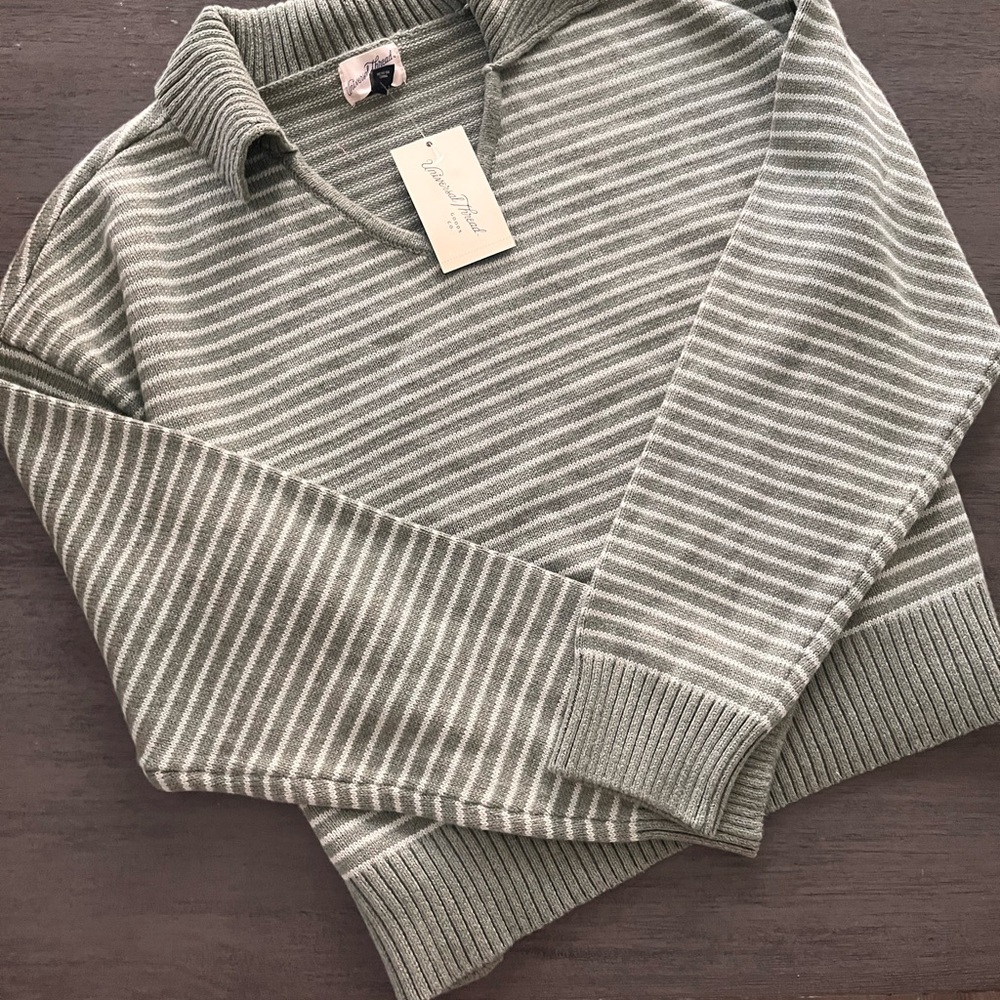 Universal Thread Sage Striped V-Neck Sweater